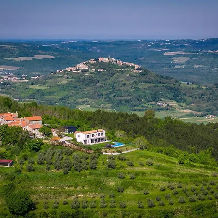 Vista For 7 Persons Near Motovun With 60 M2 Heated Pool, Free Bikes & Panoramic View Villa Zamask