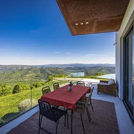 Villa Vista For 7 Persons Near Motovun With 60 M2 Heated Pool, Free Bikes & Panoramic View
