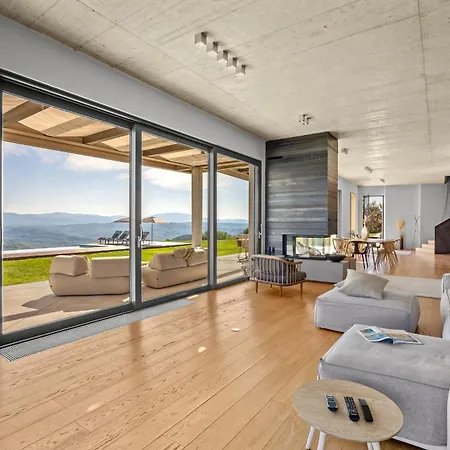 Villa Vista For 7 Persons Near Motovun With 60 M2 Heated Pool, Free Bikes & Panoramic View