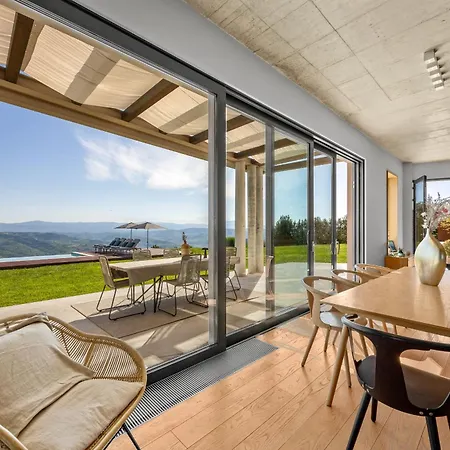 Villa Vista For 7 Persons Near Motovun With 60 M2 Heated Pool, Free Bikes & Panoramic View *