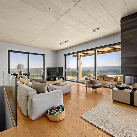 Villa Vista For 7 Persons Near Motovun With 60 M2 Heated Pool, Free Bikes & Panoramic View