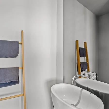 Vista For 7 Persons Near Motovun With 60 M2 Heated Pool, Free Bikes & Panoramic View Villa *