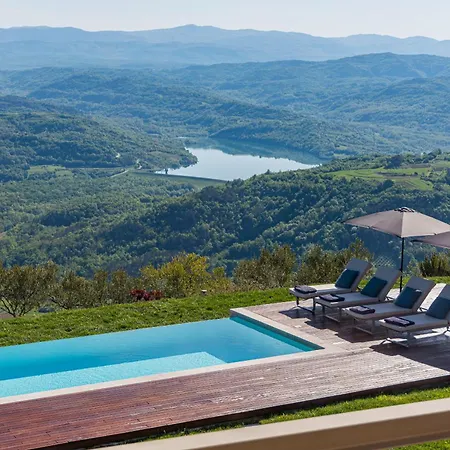 Villa Vista For 7 Persons Near Motovun With 60 M2 Heated Pool, Free Bikes & Panoramic View