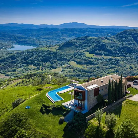 Vista For 7 Persons Near Motovun With 60 M2 Heated Pool, Free Bikes & Panoramic View Villa *