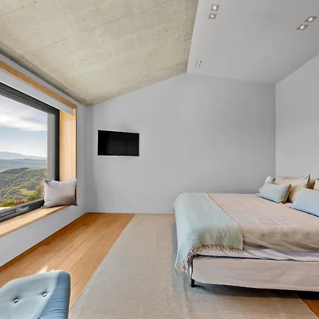 Vista For 7 Persons Near Motovun With 60 M2 Heated Pool, Free Bikes & Panoramic View Villa *