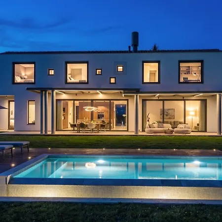 Vista For 7 Persons Near Motovun With 60 M2 Heated Pool, Free Bikes & Panoramic View * Zamask